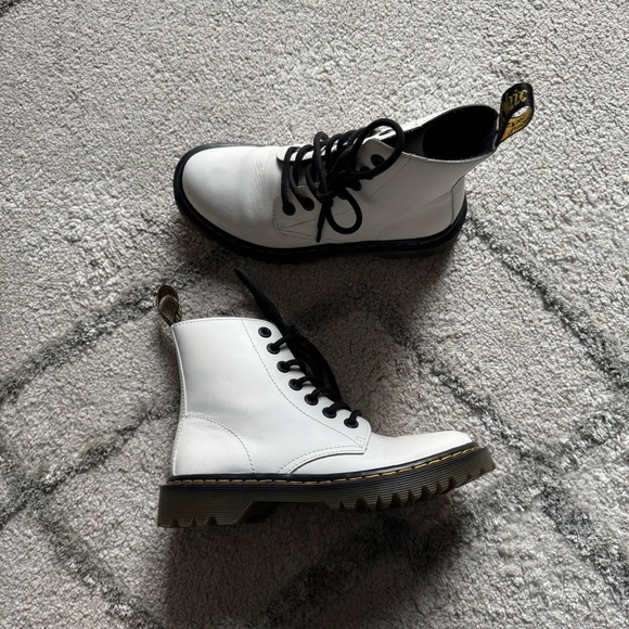Dr. MARTENS Luana White Leather Combat Boots lace up 6 - Picture 1 of 9